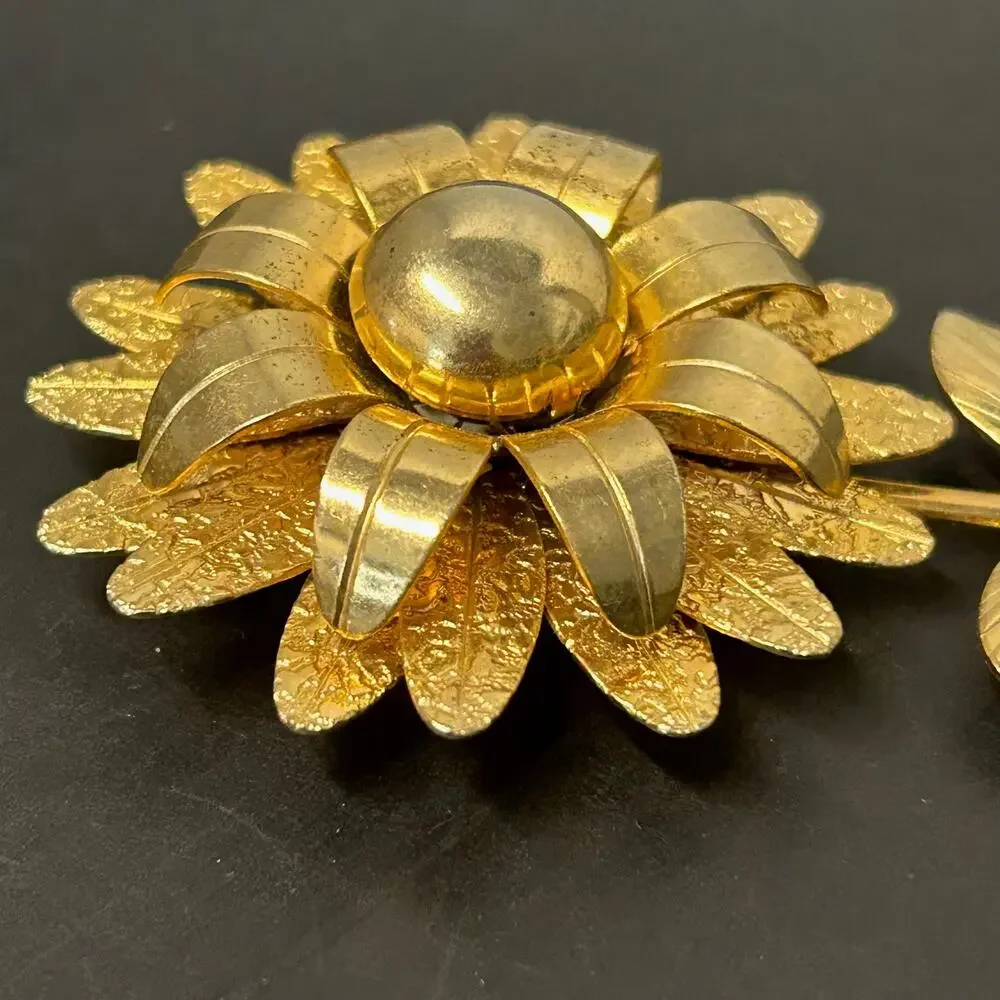 Unbranded vintage gold